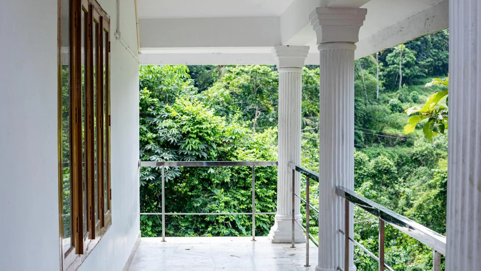 Aruvikuzhy Waterfalls Villa Kozhancheri